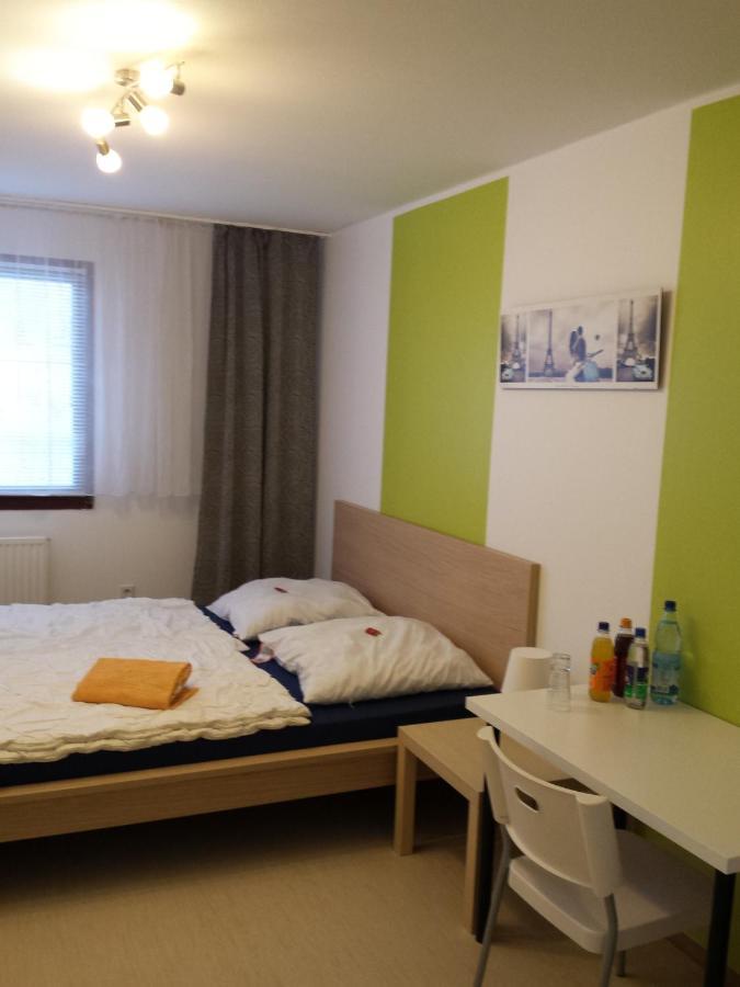 Jugendgastehaus Lichterfelde Hostel Berlin Bagian luar foto